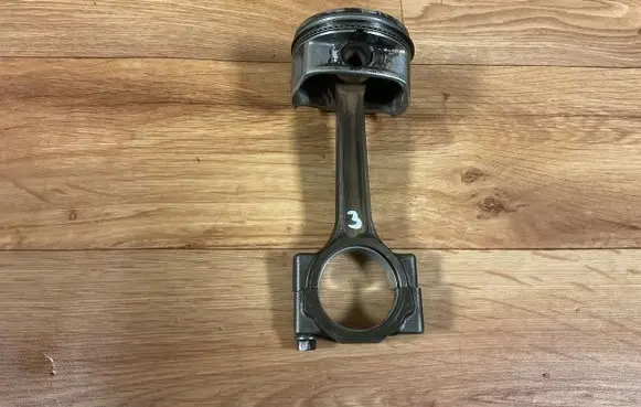 Mini One - Cooper R50 - 53 Piston with connecting rod