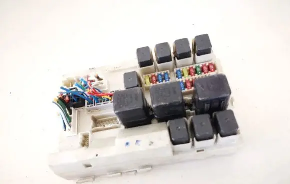 Nissan Murano Z50 Fuse box set 284b7cd710 67r-014289
