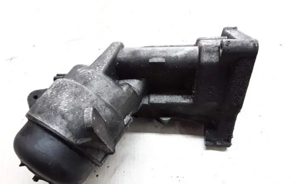 Nissan Almera N16 Oil filter mounting bracket