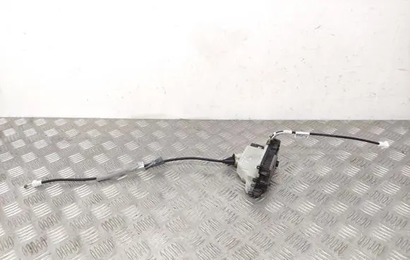 Peugeot 208 Front door lock 9812500780