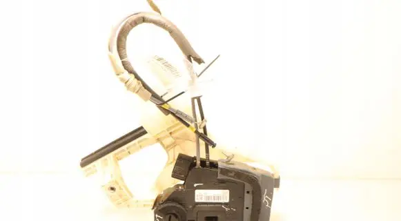 Hyundai Elantra VI Rear door lock 81420-F2000