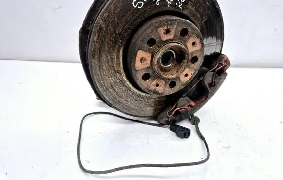 Front wheel hub spindle knuckle