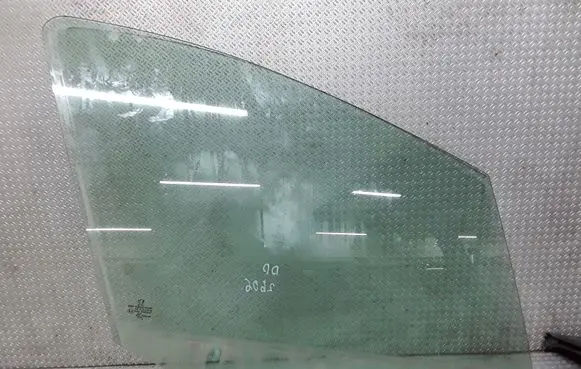 Peugeot 308 Front door window glass four-door
