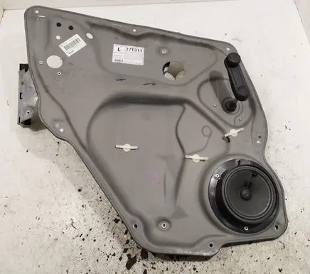 Rear door manual window regulator
