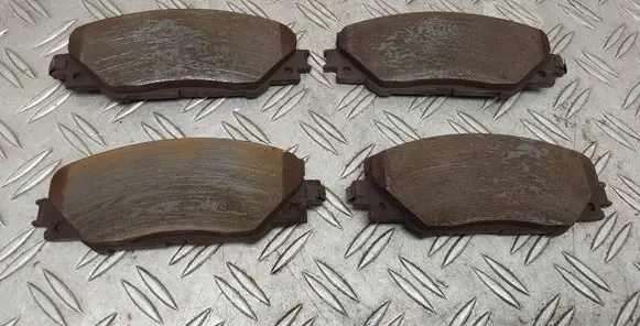 Toyota Auris E180 Brake pads (front) 