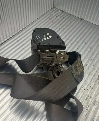 Iveco Daily 35 - 40.10 Front seatbelt 047113