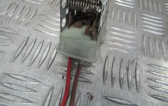Opel Omega B1 Coolant fan relay 5399663200 1905871