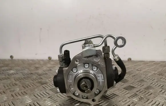 Toyota Avensis T270 Fuel injection high pressure pump 221000R040