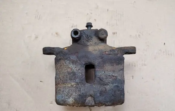 Hyundai i40 Front brake caliper