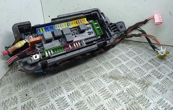 Mercedes-Benz C W205 Fuse box set