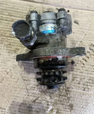 Nissan Primera Power steering pump 5M321 28262179