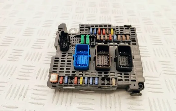 Citroen DS4 BSM Control unit 9810296480
