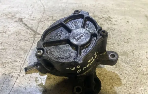 Ford Mondeo MK IV Vacuum pump 3009U