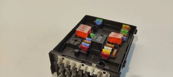 Skoda Octavia Mk2 (1Z) Fuse module 1K0937125 017181301 1B0709054415