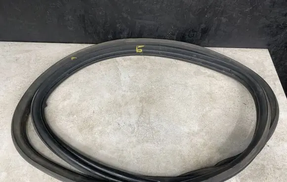 Volvo XC90 Trunk rubber seal (body) 