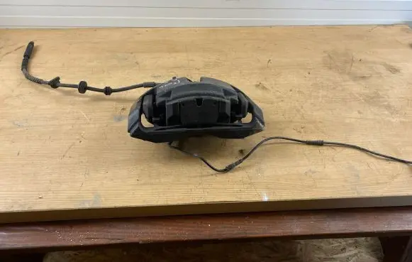 BMW 6 F06 Gran coupe Front brake caliper 6036 939