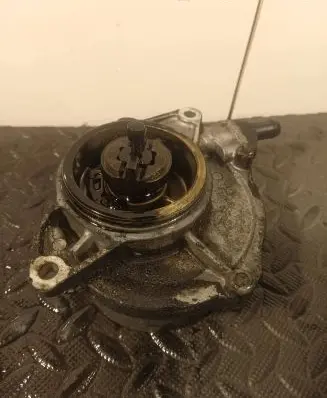 Audi A5 Sportback 8TA Vacuum pump 057145100AC 06T2720333 70090608