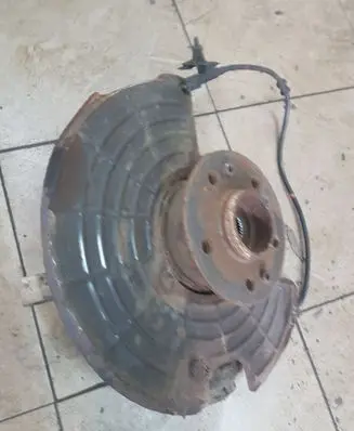 Mercedes-Benz ML W163 Front wheel hub spindle knuckle