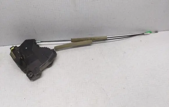 Toyota Corolla E120 E130 Front door lock