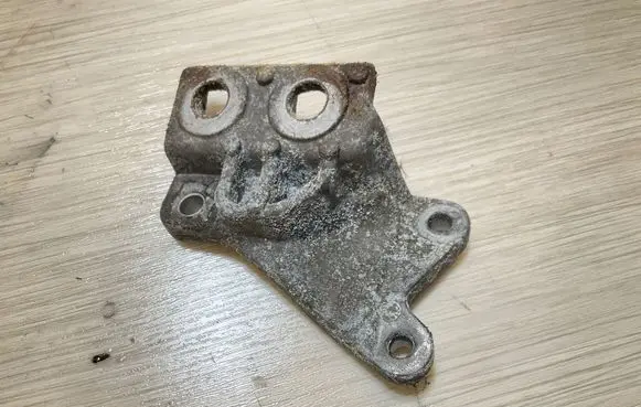 Volvo XC90 Front differential bracket 31439850