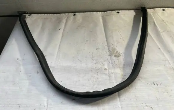 BMW 6 E63 E64 Engine compartment rubber 7008797