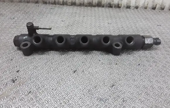 Toyota Avensis Verso Fuel main line pipe 8945812010