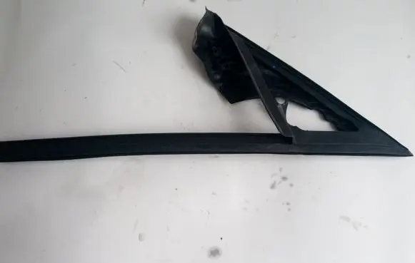 Mercedes-Benz CLA C117 X117 W117 Rubber seal front door (on door) A1177250129