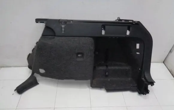 Trunk/boot side trim panel