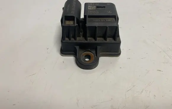 Mercedes-Benz Sprinter W906 Glow plug pre-heat relay 51799070D