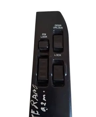 Nissan Terrano Electric window control switch 25401