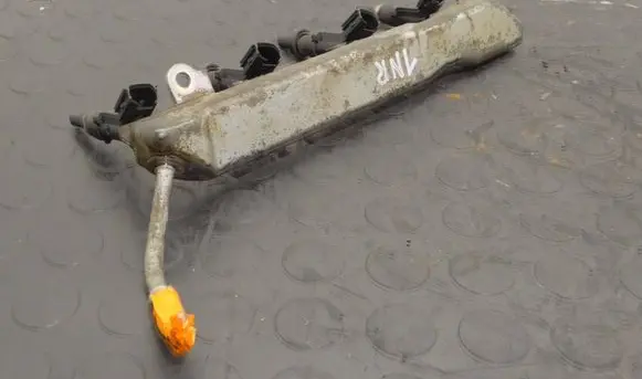 Fuel injector