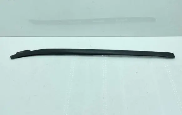 BMW M4 F82 F83 Windshield trim 7285928 5161
