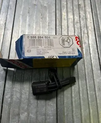 Seat Toledo III (5P) ABS brake wheel speed sensor 7H0927803 0986594504 337510
