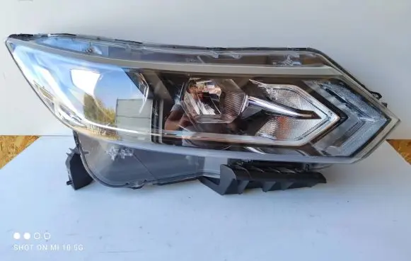 Nissan Qashqai Headlight/headlamp 10019009