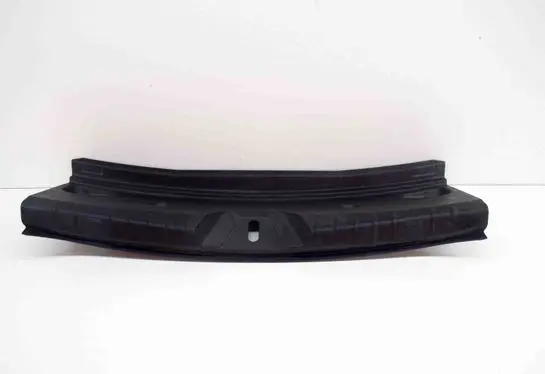 Trunk/boot sill cover protection