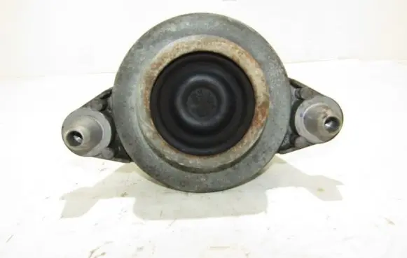 Mercedes-Benz E W212 Engine mount bracket A2042404217