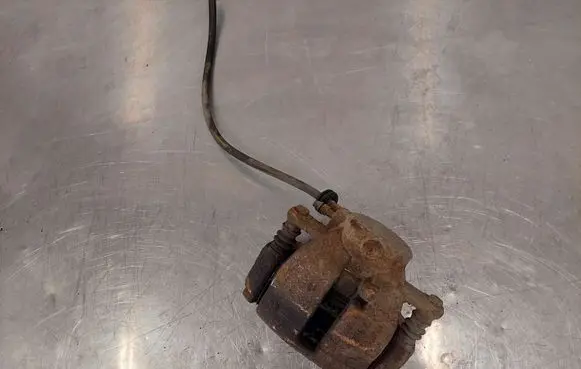 Mercedes-Benz B W245 Front brake caliper 9899B