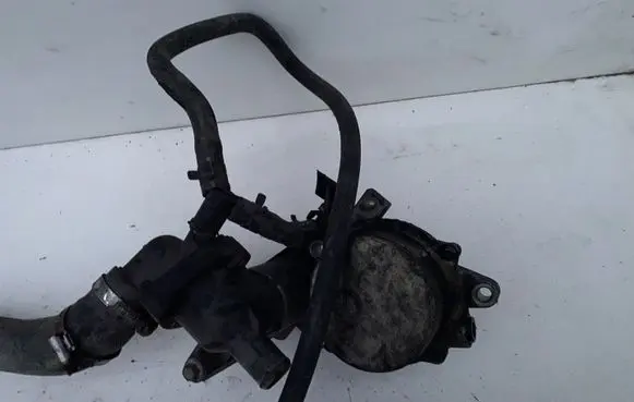 Ford Mondeo Mk III Vacuum pump