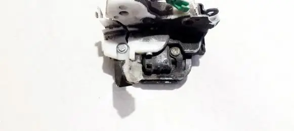 Nissan Sunny Front door lock