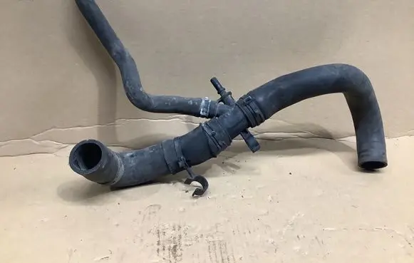 Land Rover Range Rover Sport L320 Engine coolant pipe/hose PCH502570