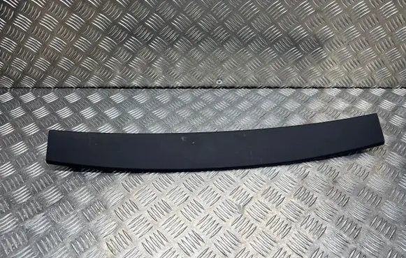 Toyota Avensis T270 Other trunk/boot trim element 6479005040