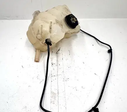 Ford Fusion II Coolant expansion tank/reservoir DG938A080AD