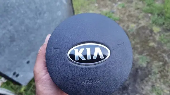 KIA Venga Steering wheel airbag 2GMPT11210 4GD31Y3NBKF