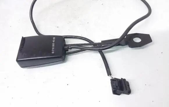 Mercedes-Benz E W210 Front seatbelt buckle 2108604069