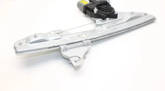Hyundai Kona I Front door window regulator with motor 82402J9010