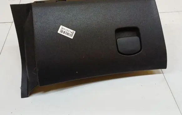 Opel Corsa D Glove box 13205097
