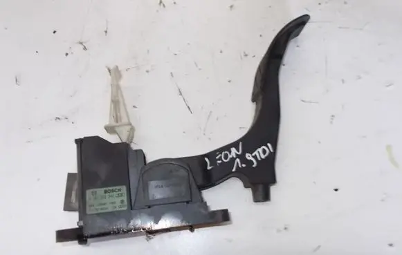 Volkswagen Golf IV Accelerator throttle pedal 1J2721503K