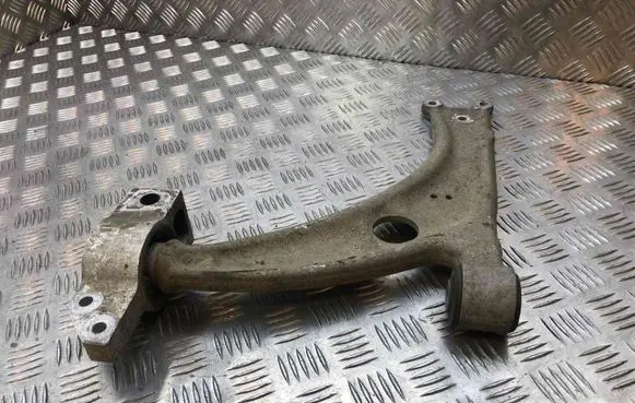 Volkswagen PASSAT B6 Front lower control arm/wishbone
