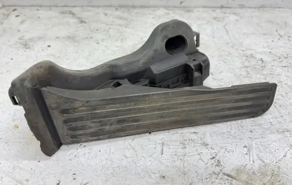 Volkswagen Jetta V Accelerator throttle pedal 1K1721503L