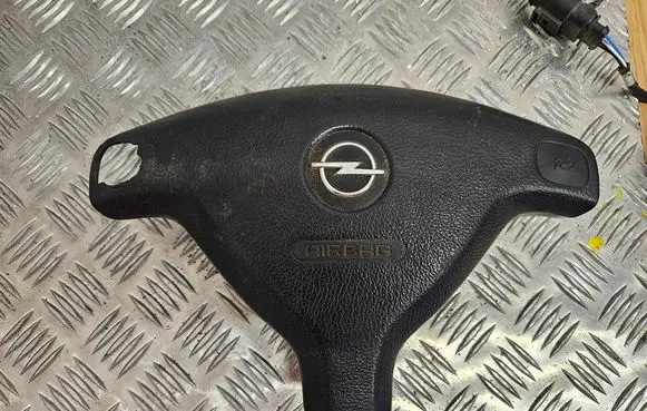 Opel Zafira A Steering wheel airbag 90437285 GF03303217